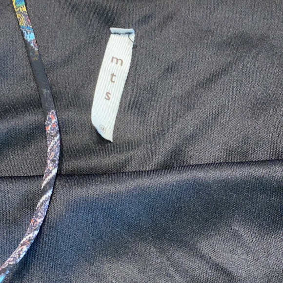 Cold shoulder blouse🖤 - Picture 6 of 7